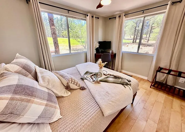 Pines And Plaid Hideaway *