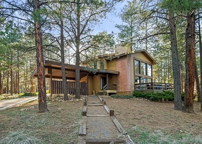 Pines And Plaid Hideaway *