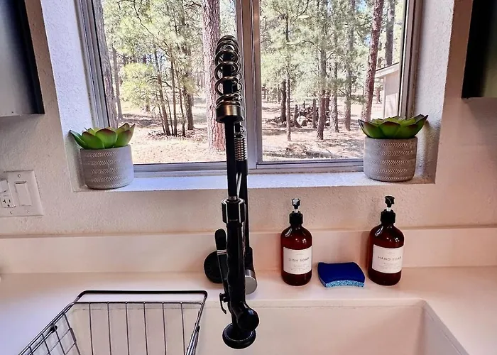 Pines And Plaid Hideaway *