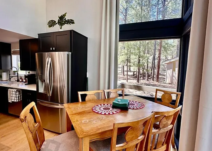 Pines And Plaid Hideaway *