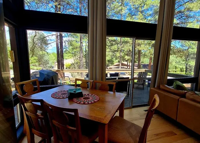 Pines And Plaid Hideaway Ferienhaus