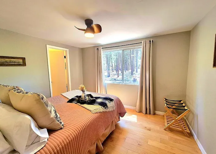 Ferienhaus Pines And Plaid Hideaway